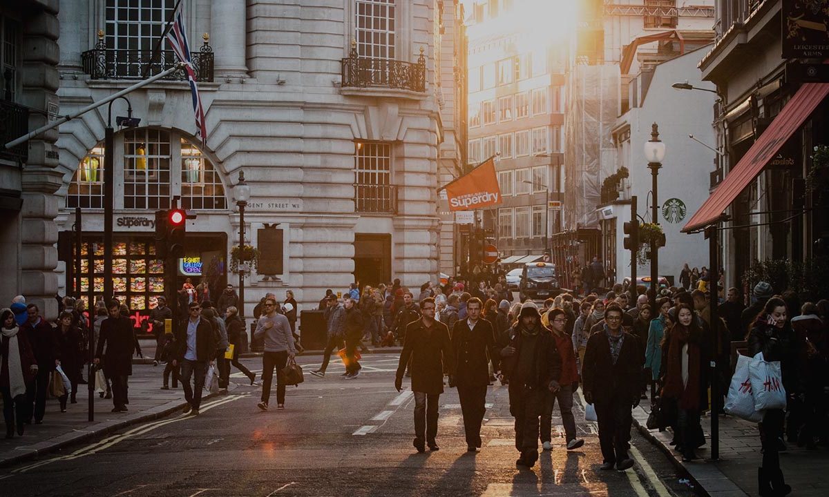 grupos impactan en el tráfico de la tienda